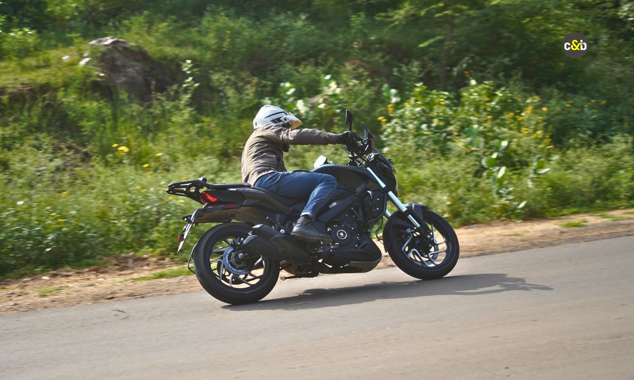 2025 Bajaj Dominar 400 m37
