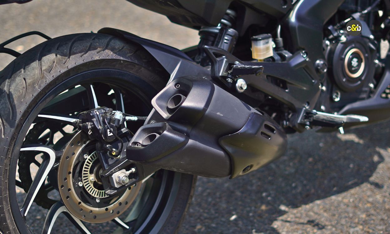2025 Bajaj Dominar 400 m8