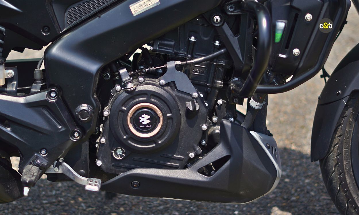 2025 Bajaj Dominar 400 m9