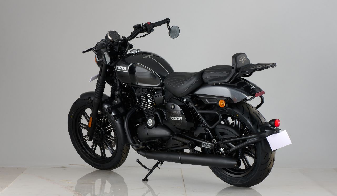 2025 Yezdi Roadster Accessories 2