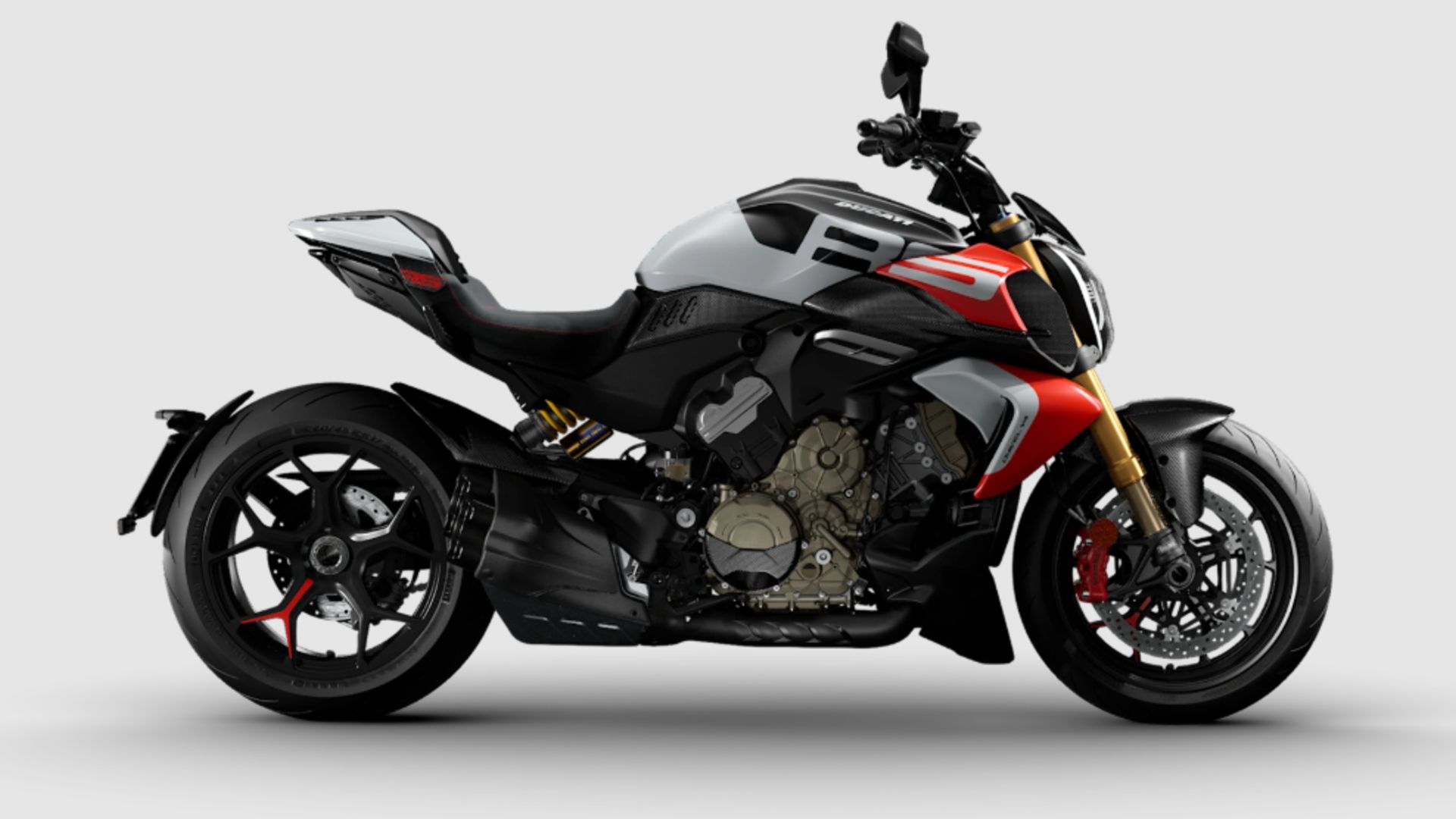 2025 Ducati Diavel V4 RS m5