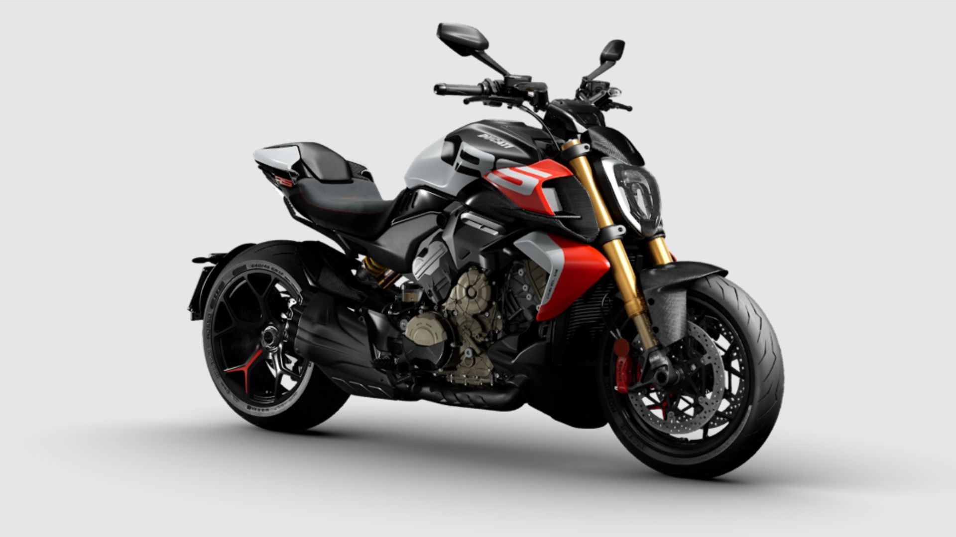 2025 Ducati Diavel V4 RS m6