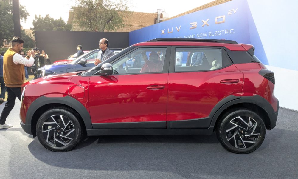 Mahindra XUV 3 XO EV 1