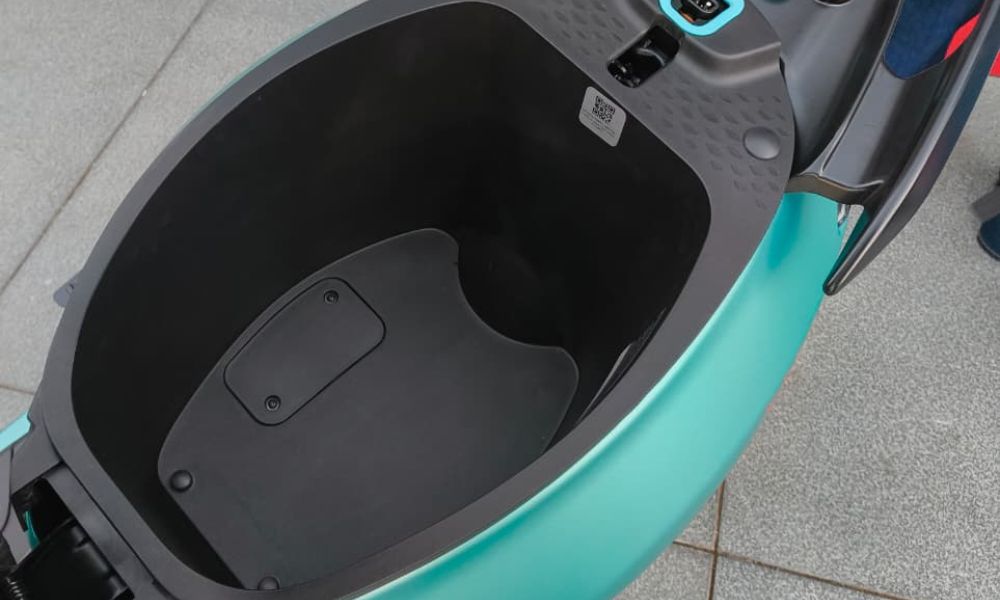 Bajaj Chetak C25 series 4