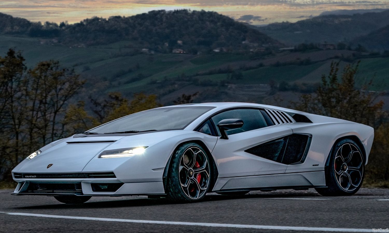 Lamborghini Countach LP 800