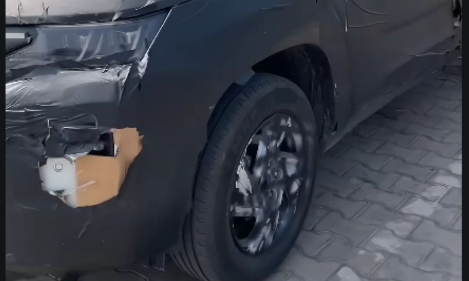 Maruti Brezza facelift spied 3