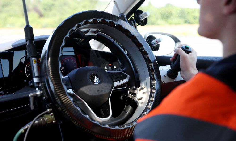 Truly Autonomous Cars May Be Impossible Without Helpful Human Touch