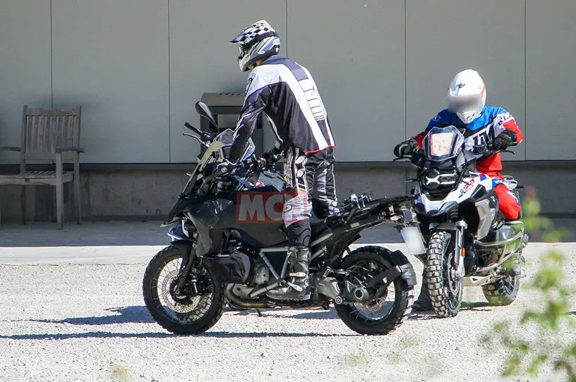 BMW G 1300 GS spy shot 4 2022 09 22 T11 05 22 906 Z