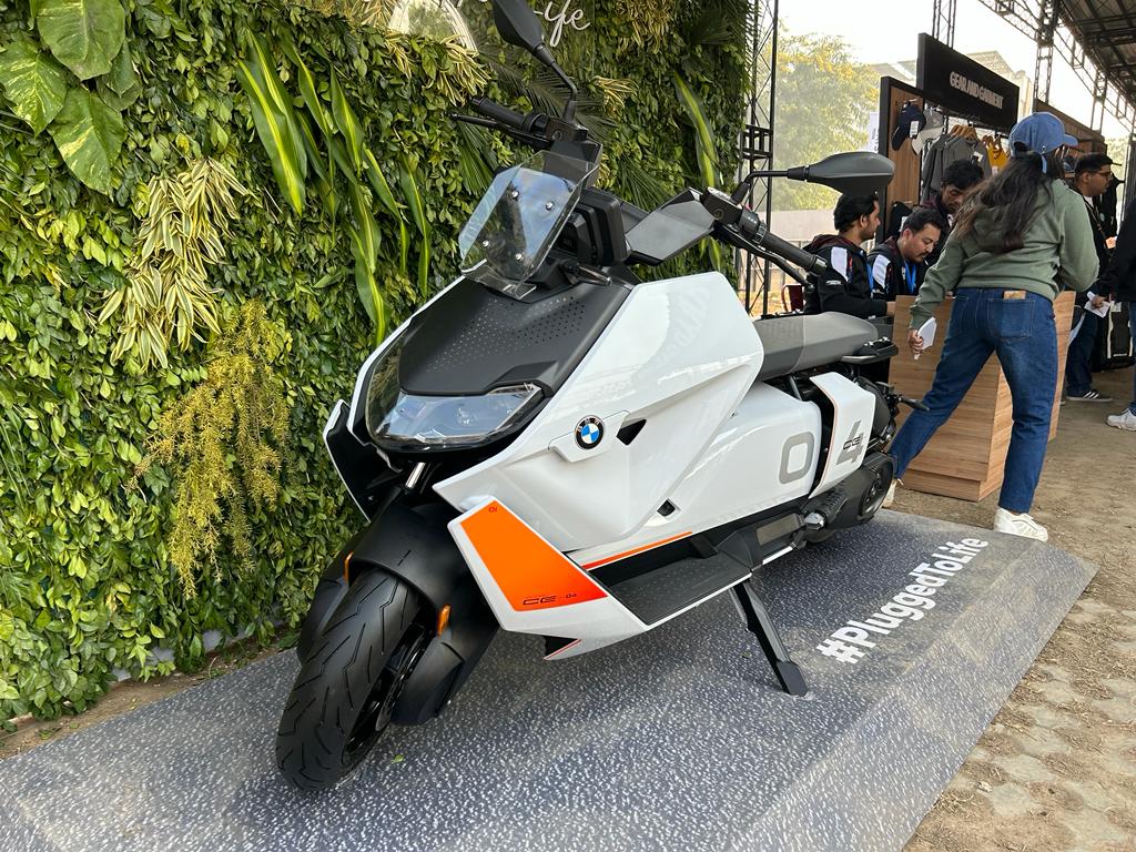 BMW CE 04
