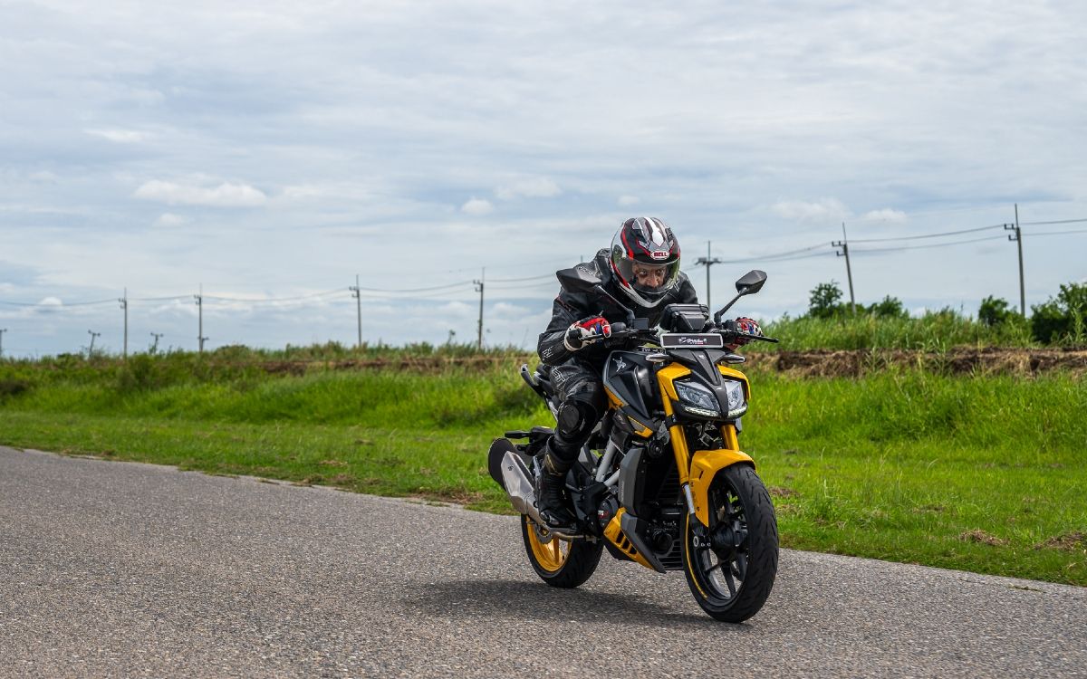 TVS Apache RTR 310 Review m3