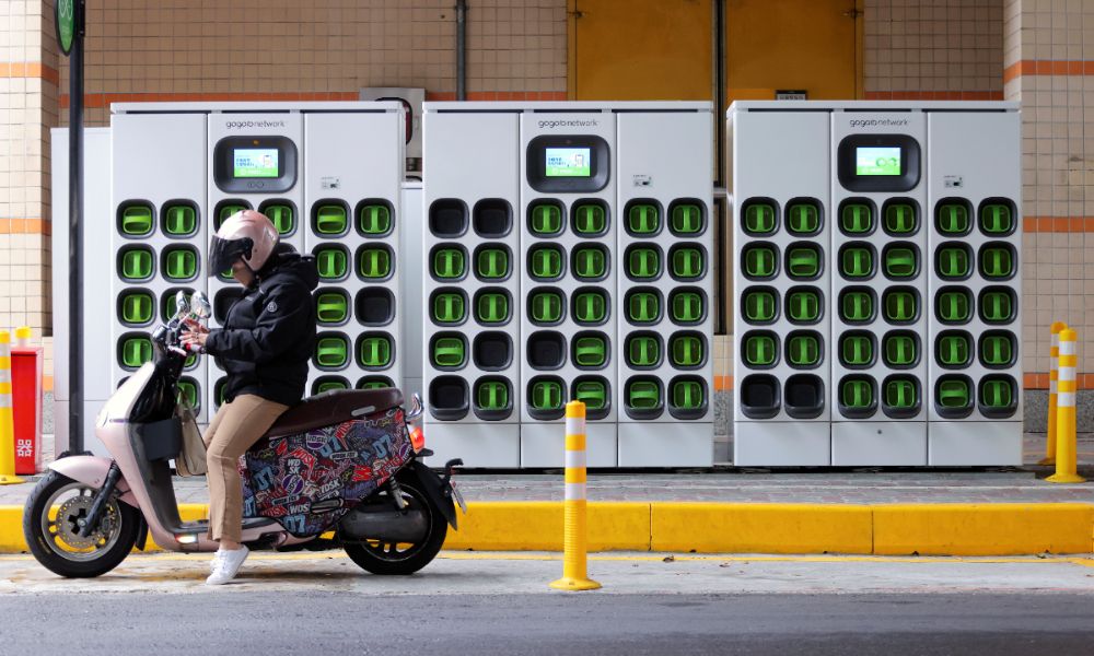 Davos 2023: Gogoro, Belrise To Invest $2.5 Billion In Battery Swapping Network In Indian State