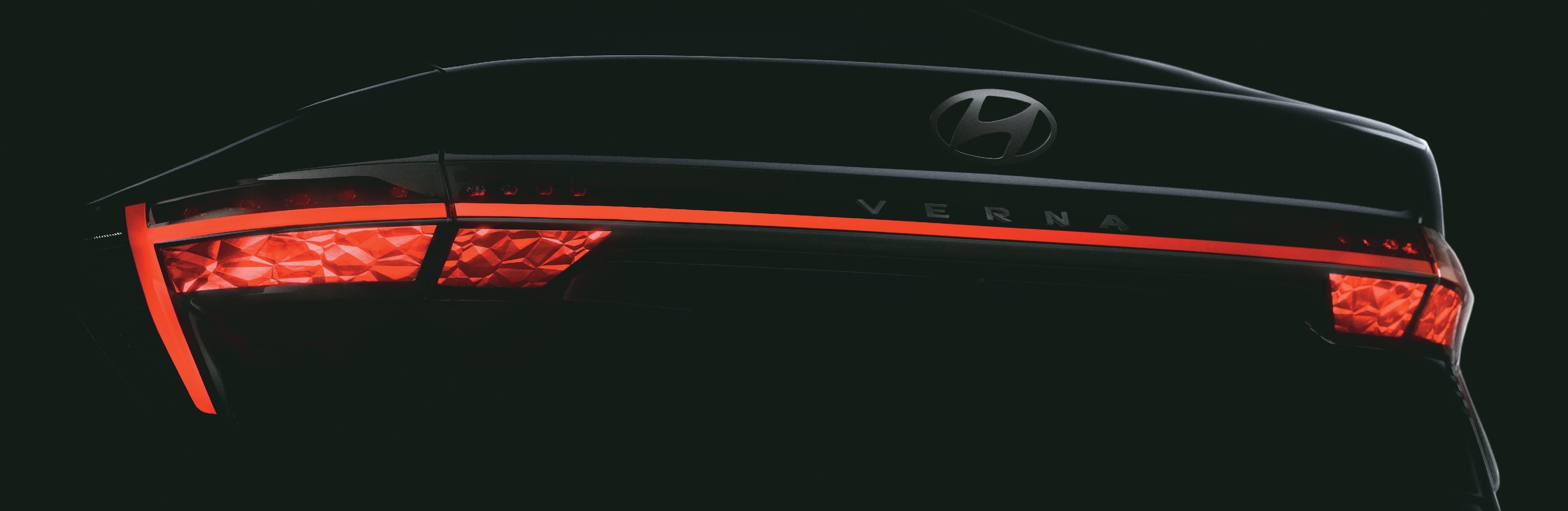 Hyundai Verna brand-brake light LED