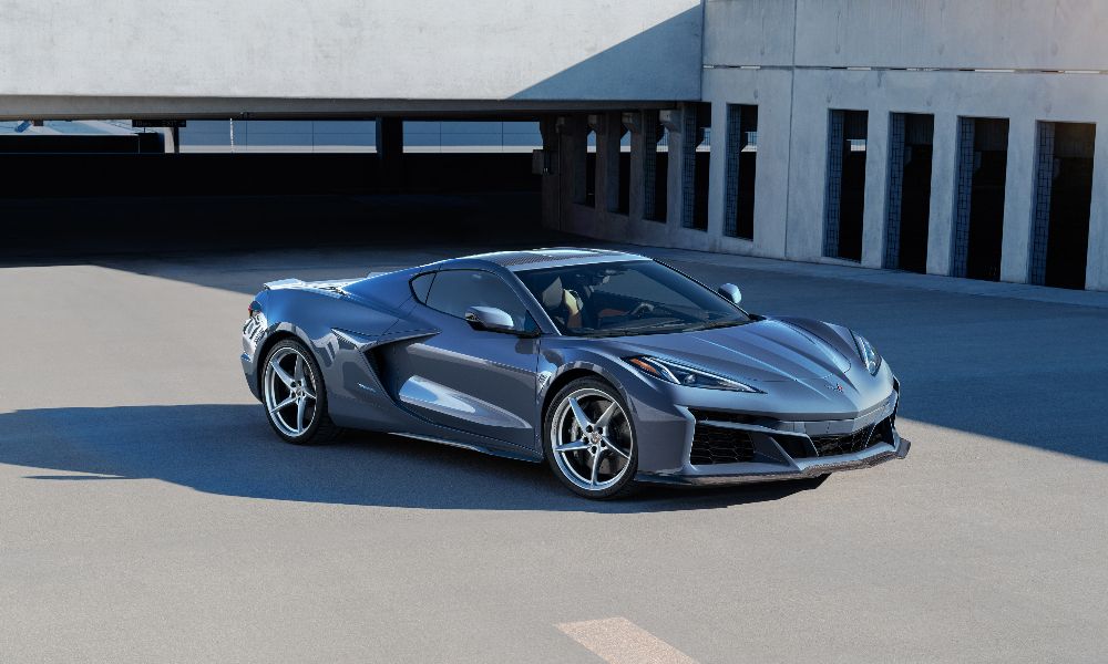 Chevrolet Corvette E-Ray Debuts With Hybrid V8, All-Wheel Drive