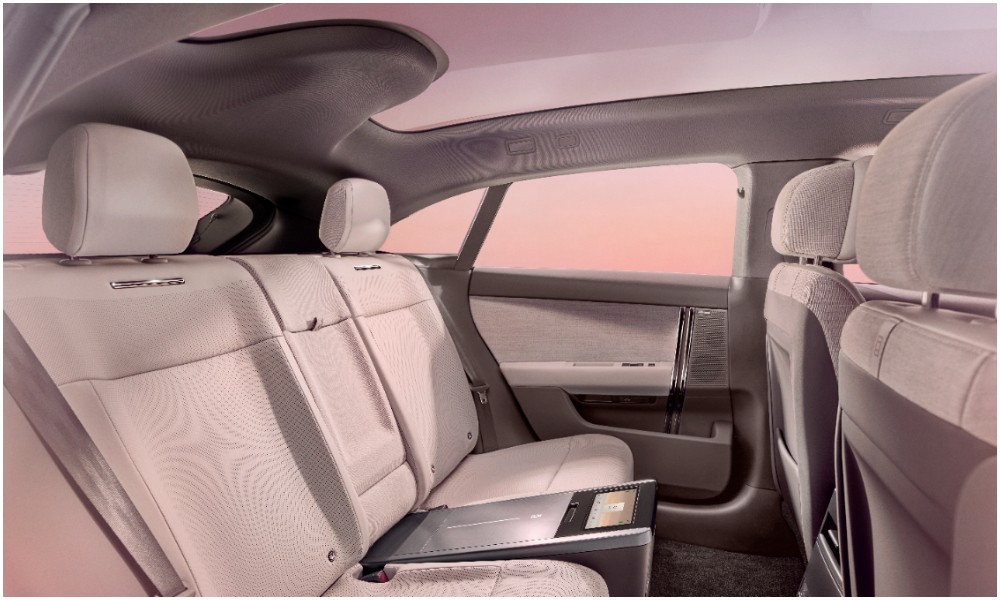 range rover gt fastback revealed carandbike 6