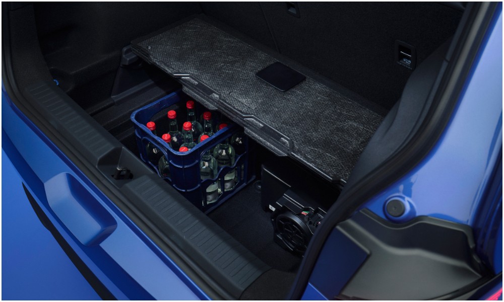 volkswagen id polo electric hatchback revealed with upto 208 bhp 454 km range lfp nmc batteries carandbike 6