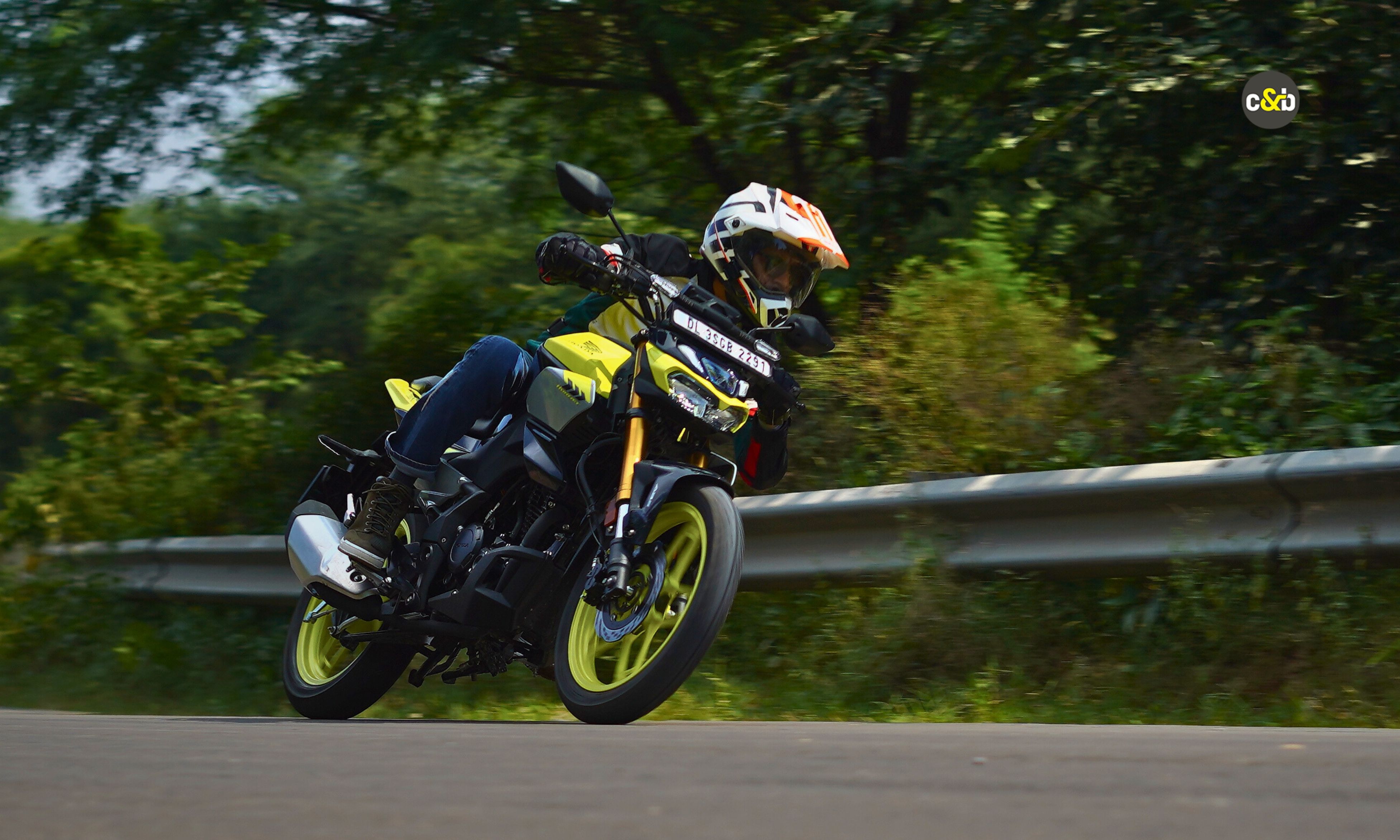 Honda CB 125 ride view