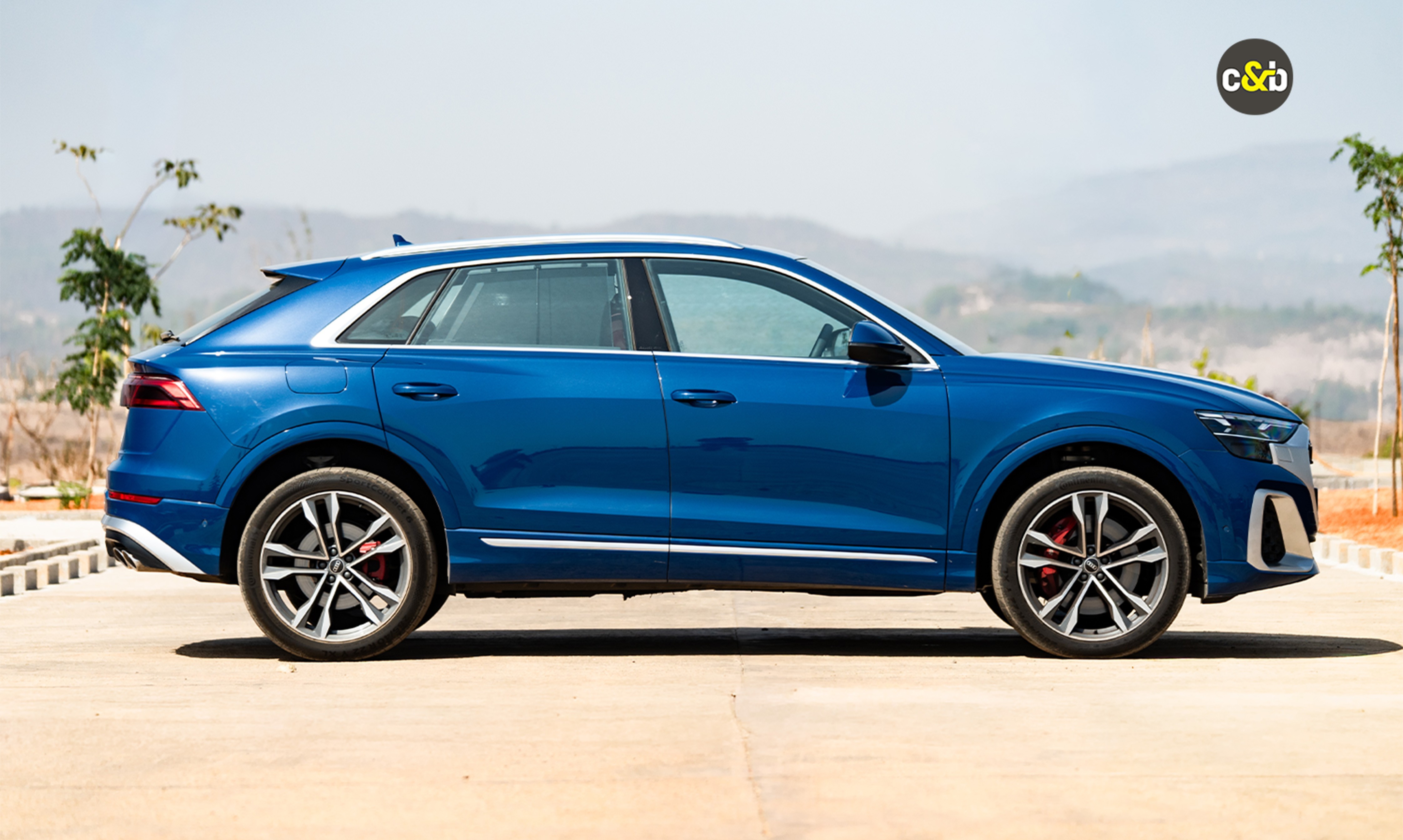Audi SQ8 Side View
