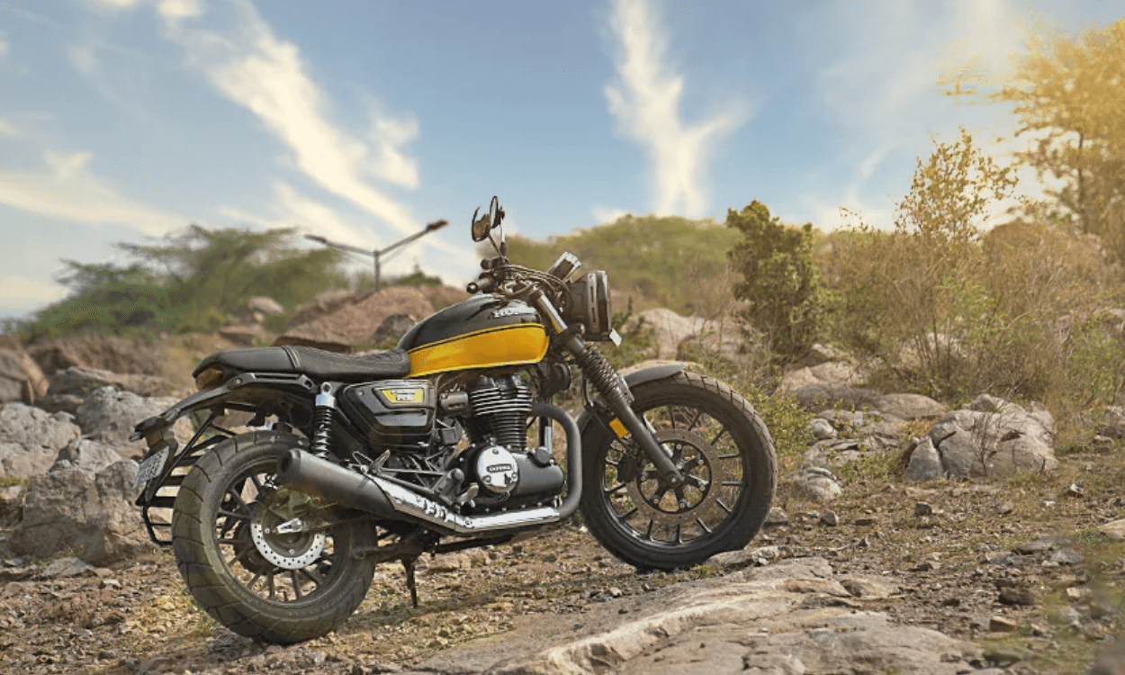 Honda CB 350 RS on side stand