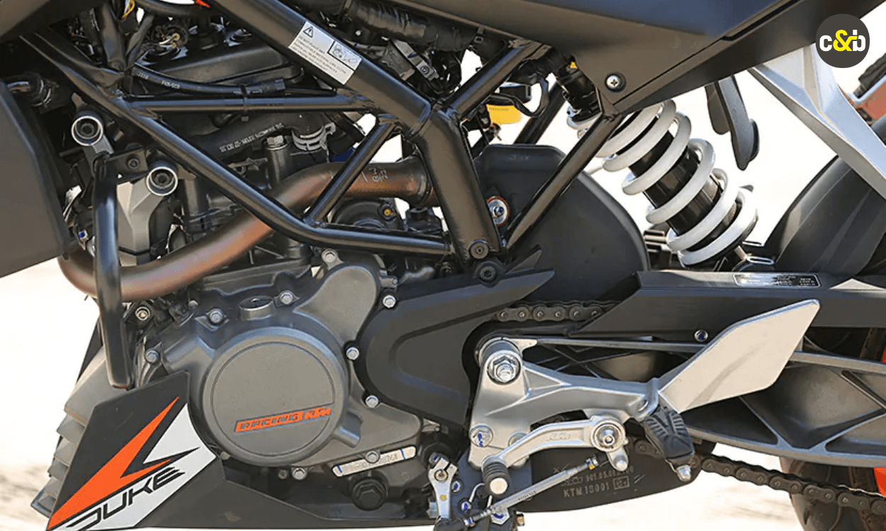 KTM 125 Duke ENGINE
