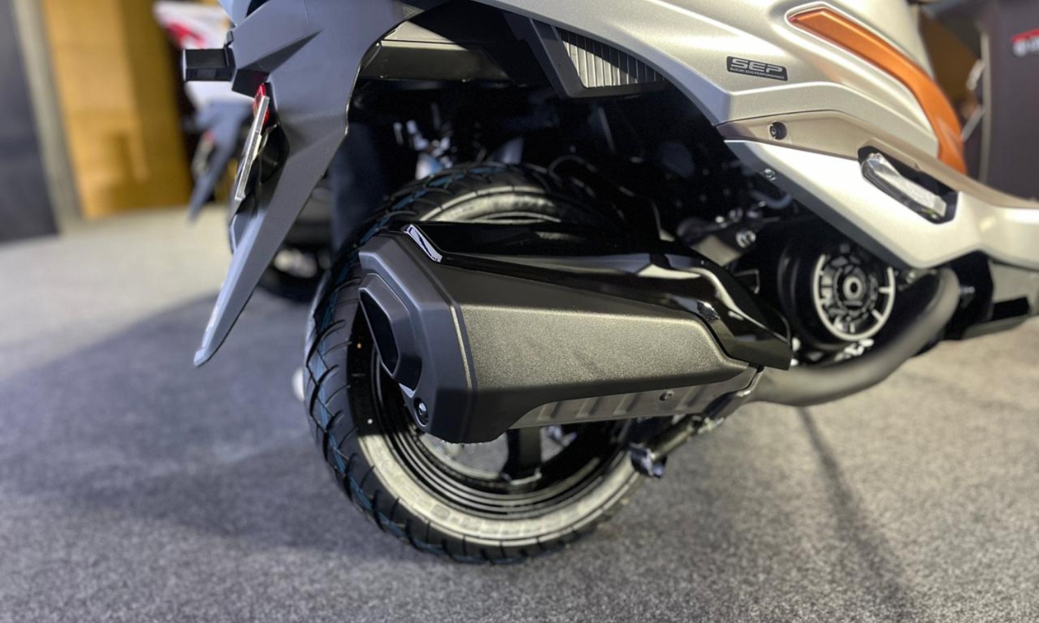 Burgman Street 125 tyre