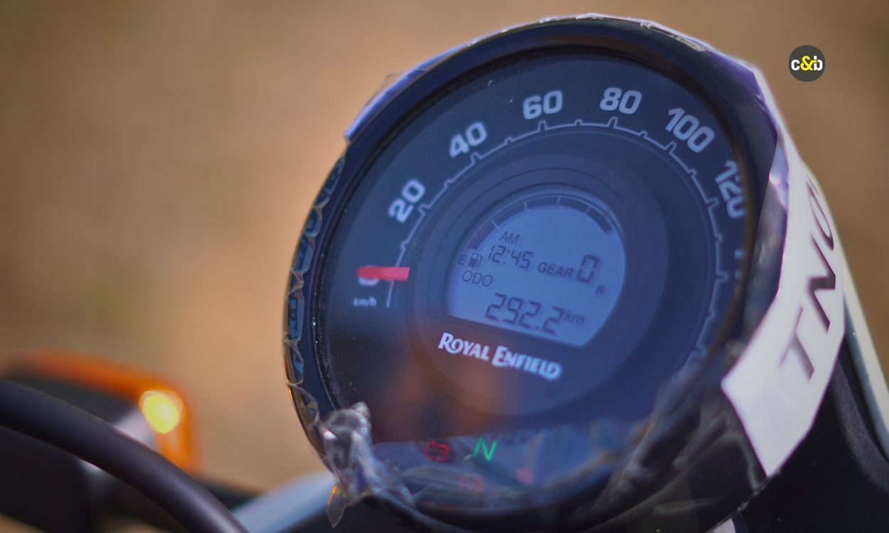 Instrumentation & Connectivity Royal Enfield Scram 440