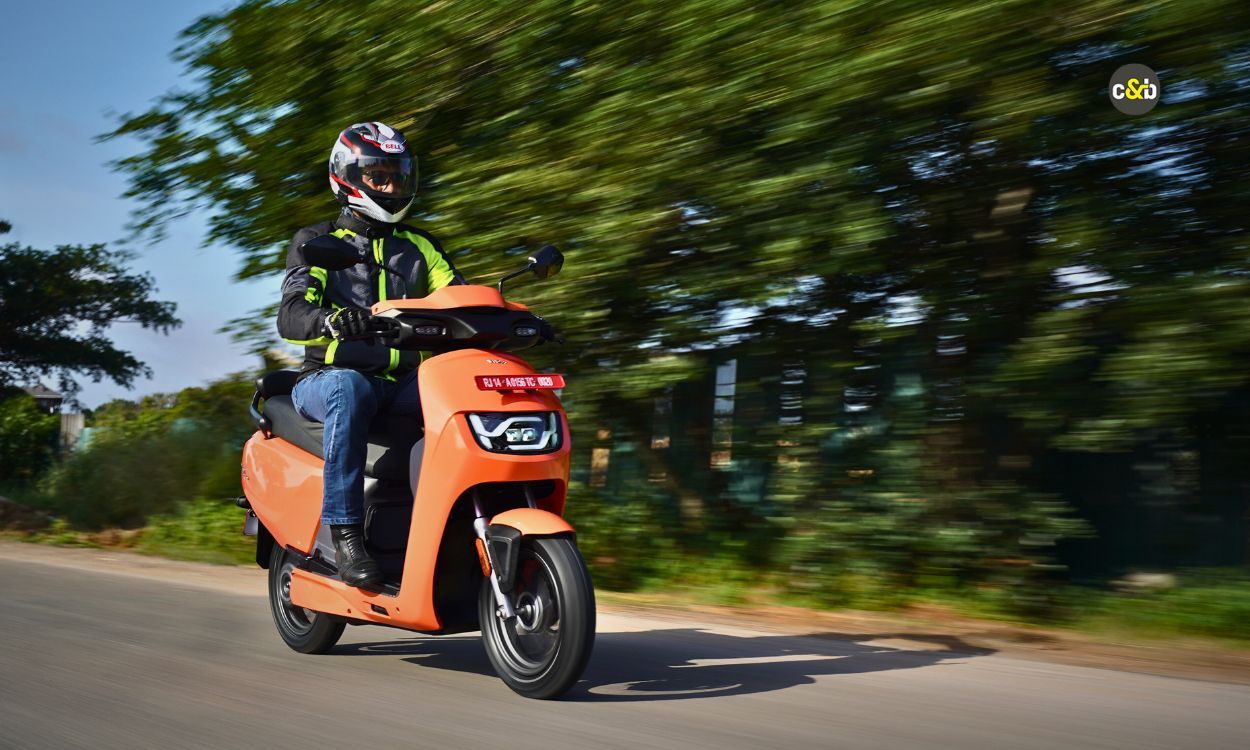 Hero Vida VX2 on Road