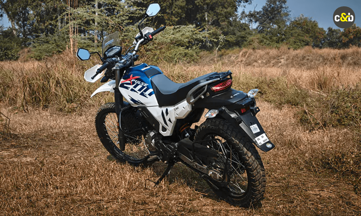 hero-xpulse-200-4v-Rear Seat Reality