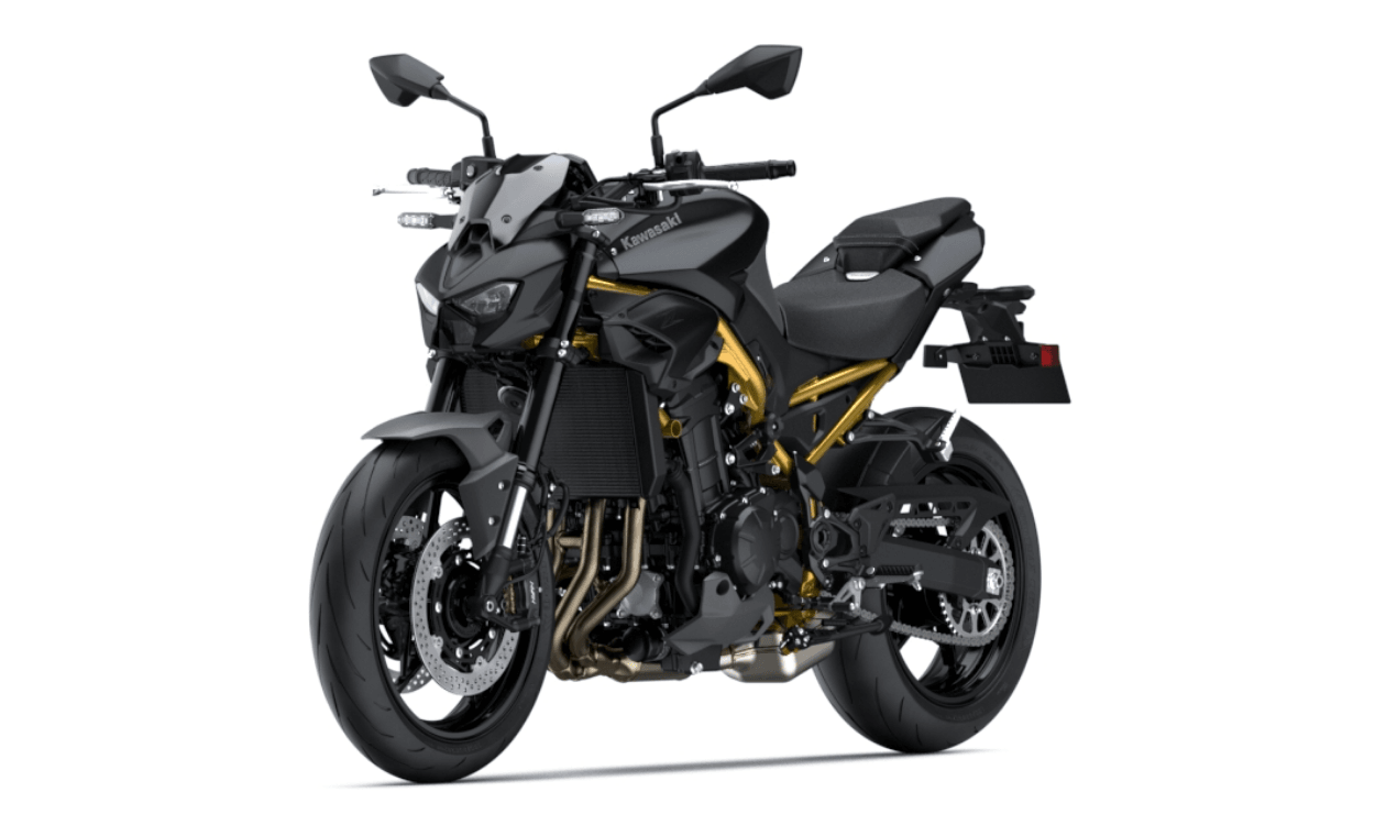Kawasaki Z900 front side view